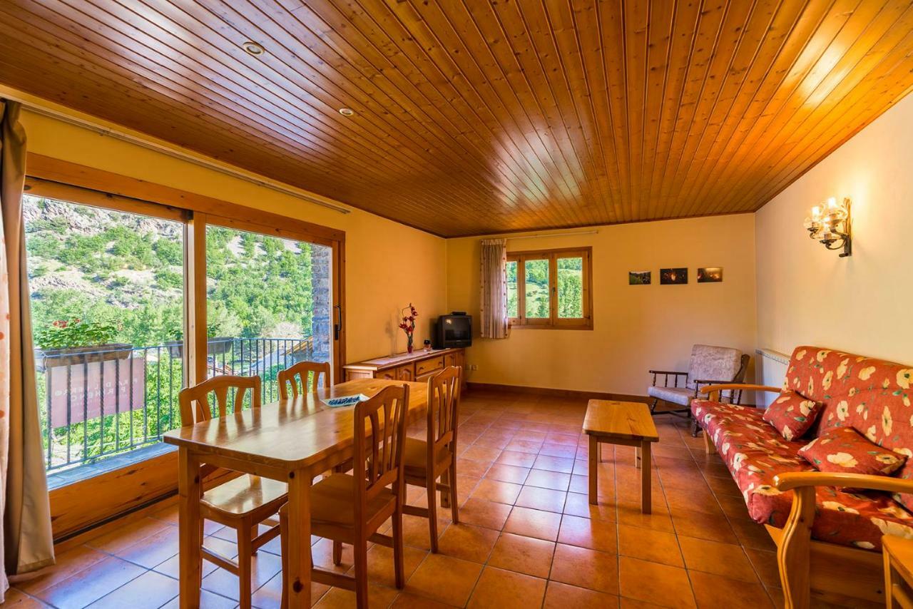 Apartaments La Canal Alins Esterno foto
